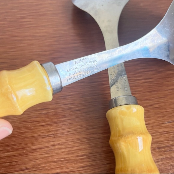 Vintage Avon Stainless Steel Salad Server Spoons w Bamboo Style Handle - Picture 4 of 5